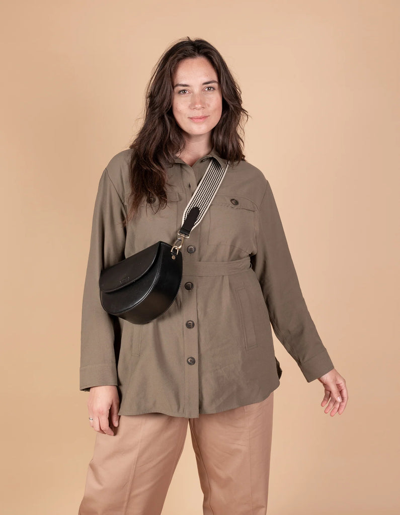 O MY BAG BLACK AVA CURVE LEATHER BAG