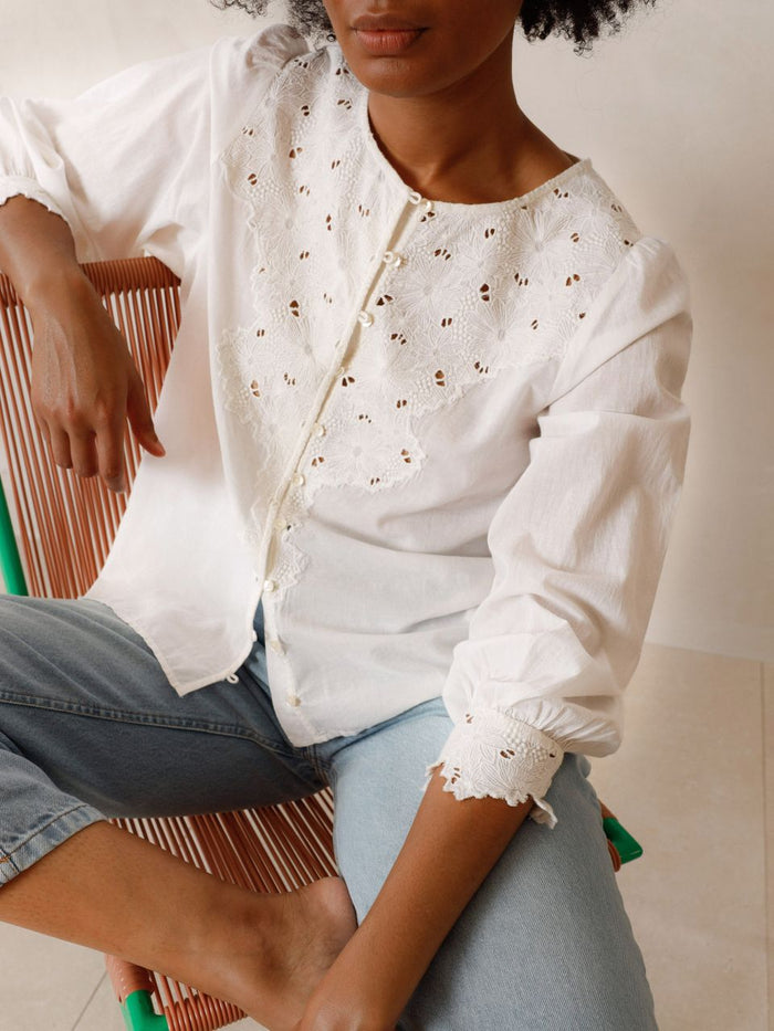 INDI AND COLD EMBROIDERED WHITE BLOUSE