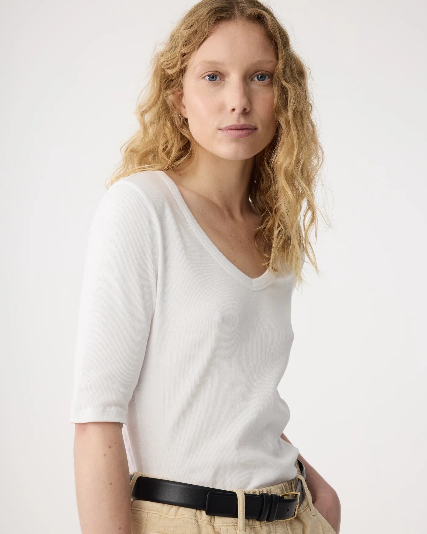 KNIT-TED WHITE V NECK EDEN TOP - White Bicycle