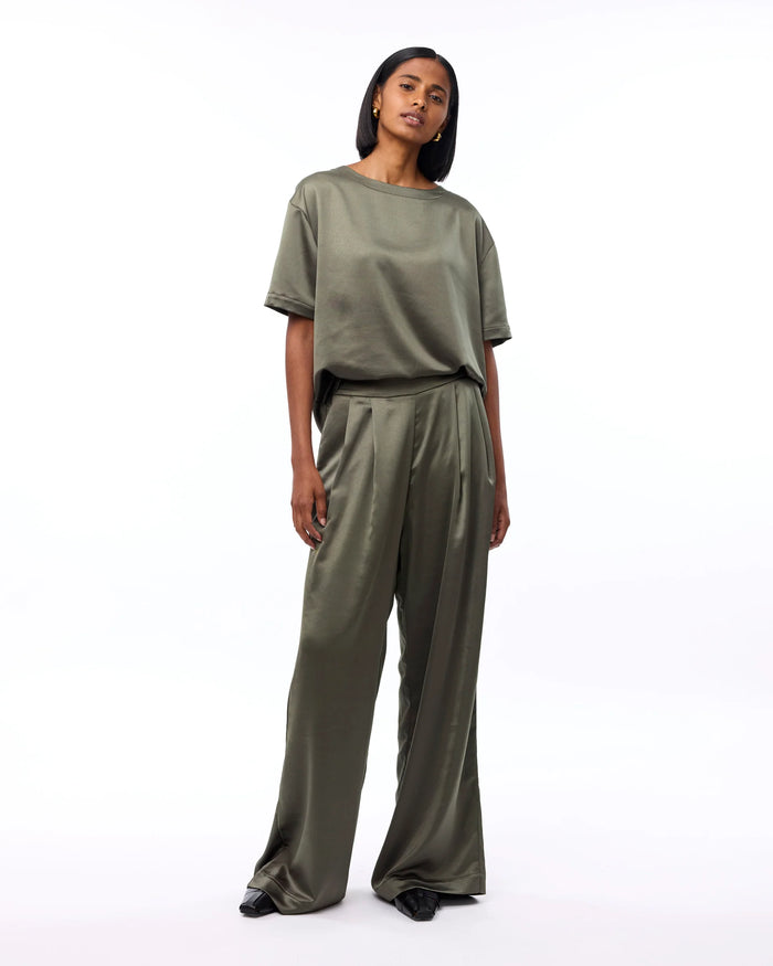 KNIT-TED JACLYN OLIVE SATIN TOP