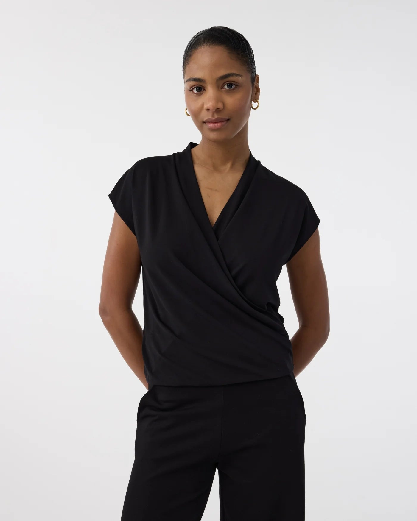 KNIT-TED BLACK JET CROSSOVER TOP - White Bicycle