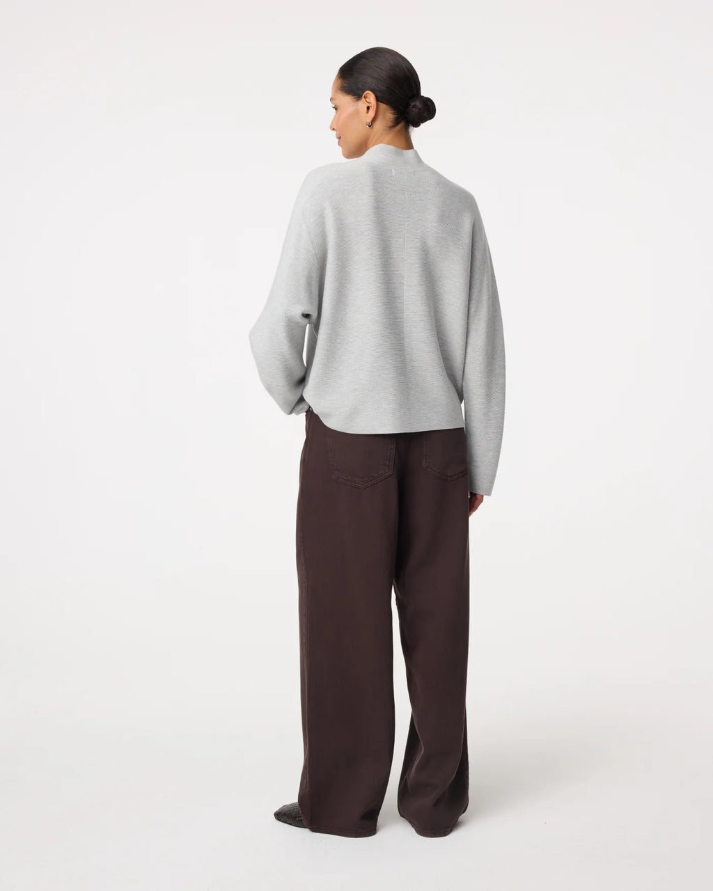 KNIT-TED MILL GREY SWEATER - White Bicycle