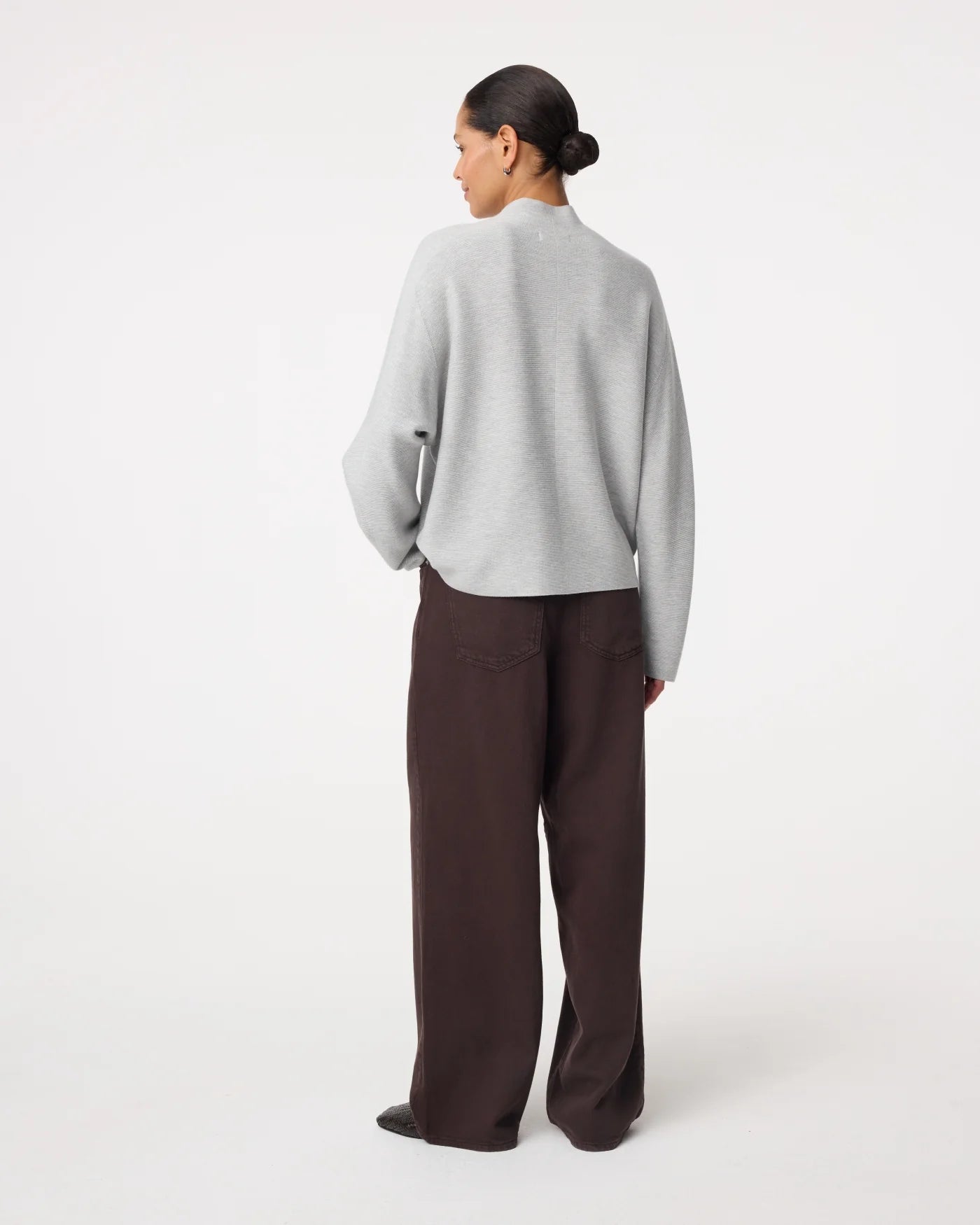 KNIT-TED MILL GREY SWEATER - White Bicycle