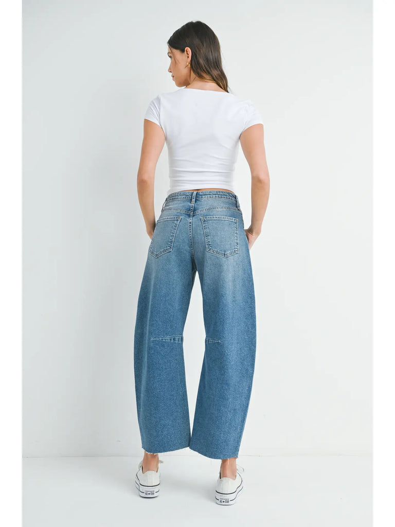 JBD MEDIUM BLUE BARREL JEANS 473J