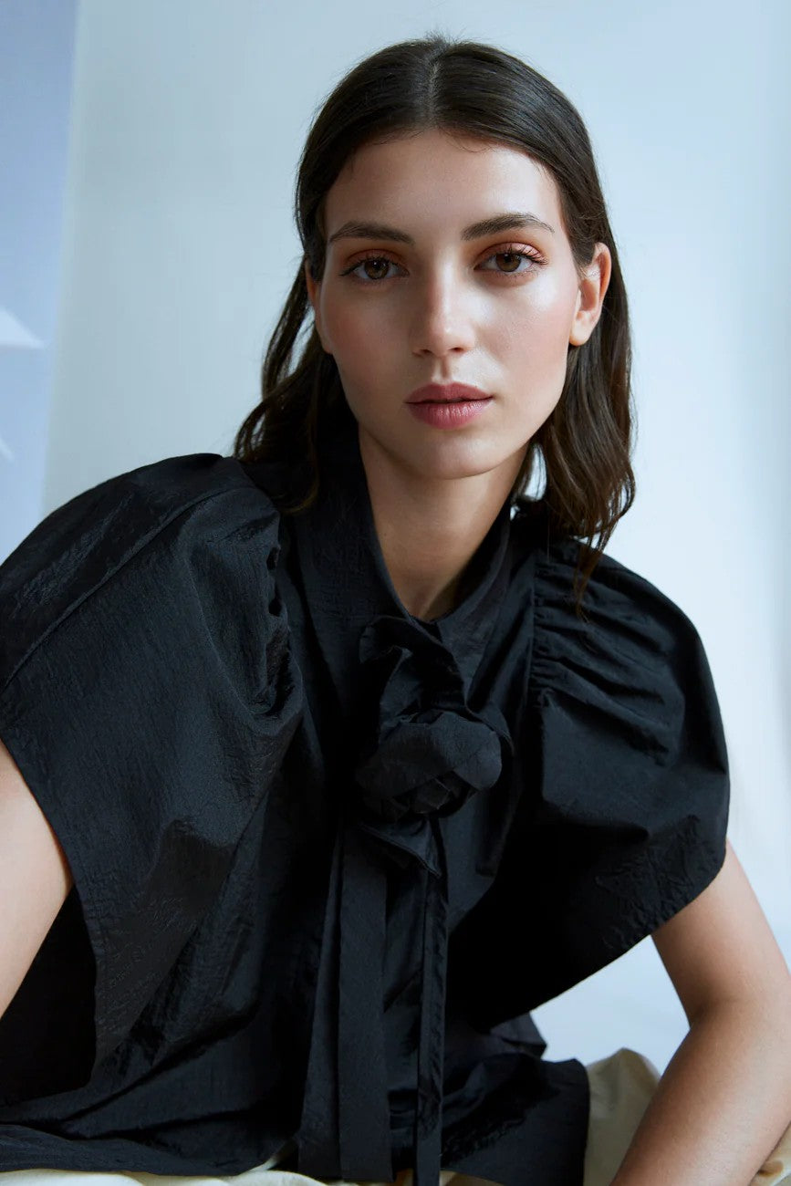 PSOPHIA SHORT SLEEVE BLACK CRISP BLOUSE - White Bicycle