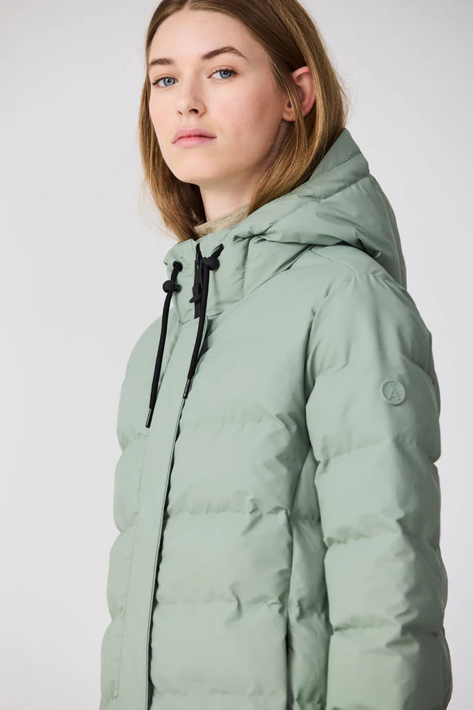 TANTA PUDDLE PUFFER IN ICEBERG
