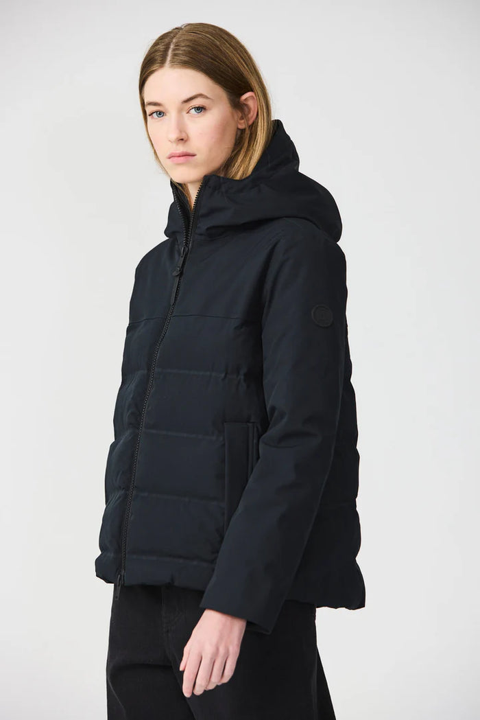 TANTA TEMPESTA COAT IN BLACK