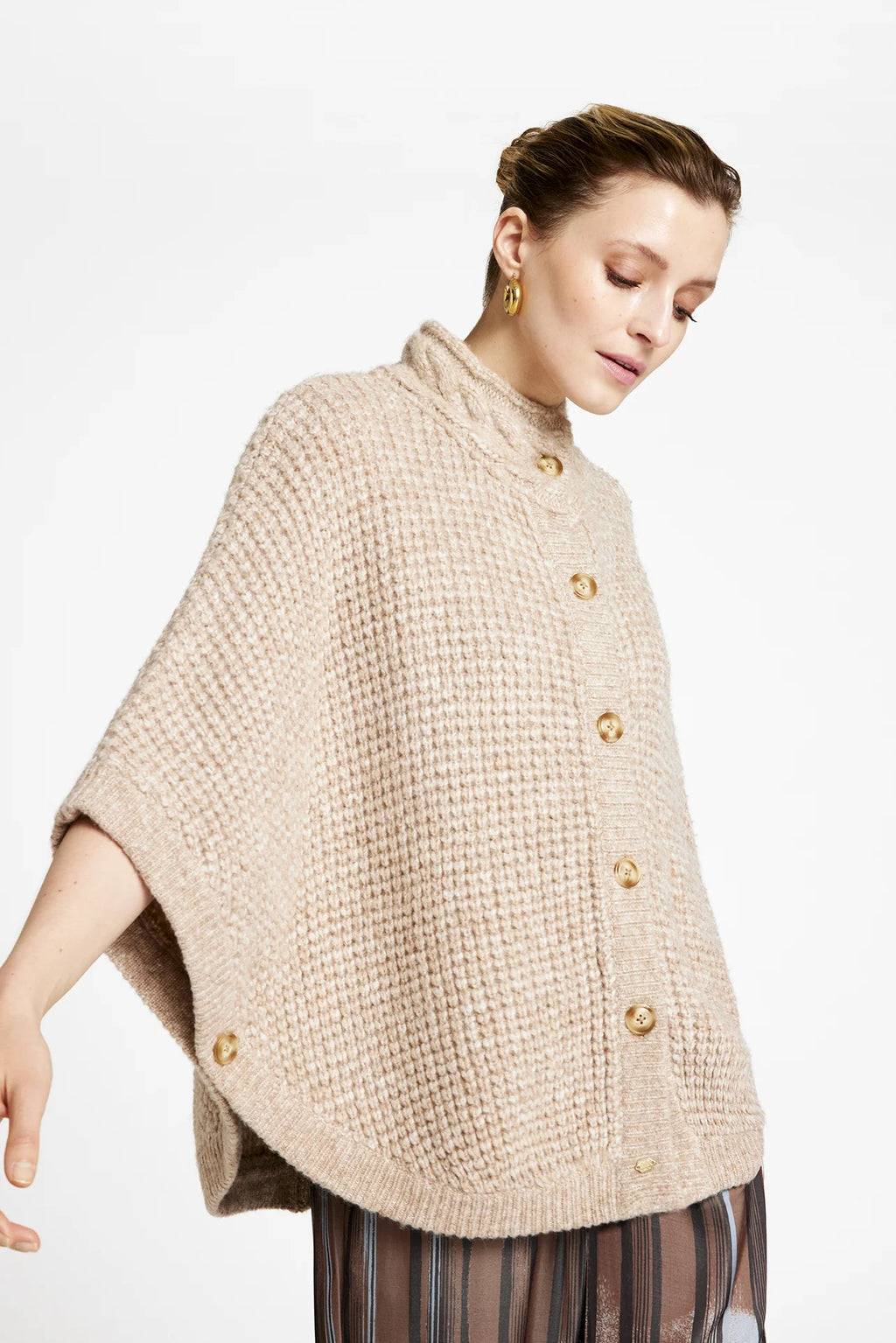 GUSTAV KNIT CAPE CARDIGAN - White Bicycle