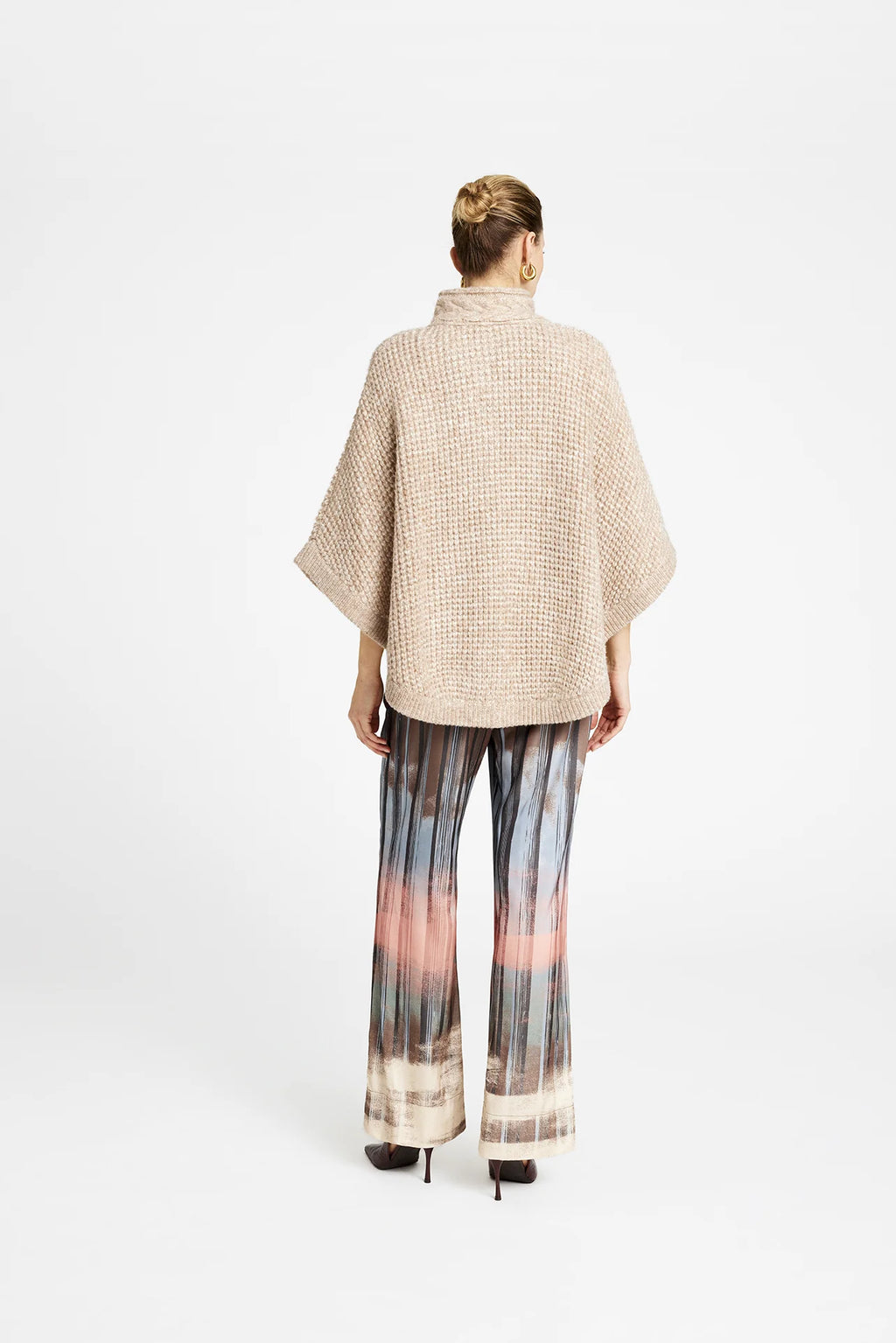 GUSTAV KNIT CAPE CARDIGAN - White Bicycle