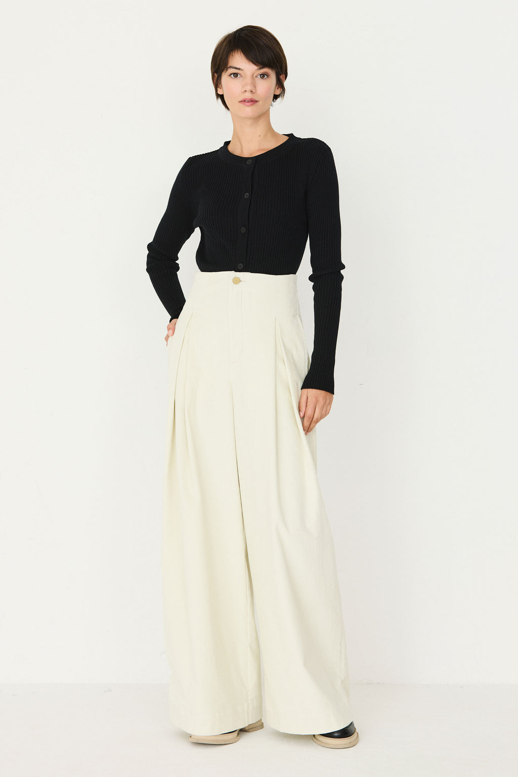 SKFK CREAM BASABE GOTS FINE CORD TROUSER