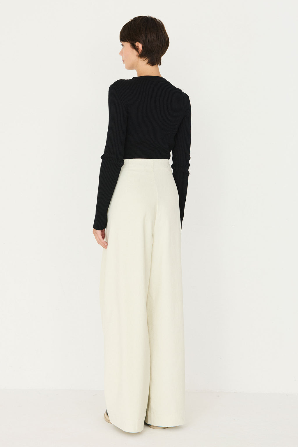 SKFK CREAM BASABE GOTS FINE CORD TROUSER