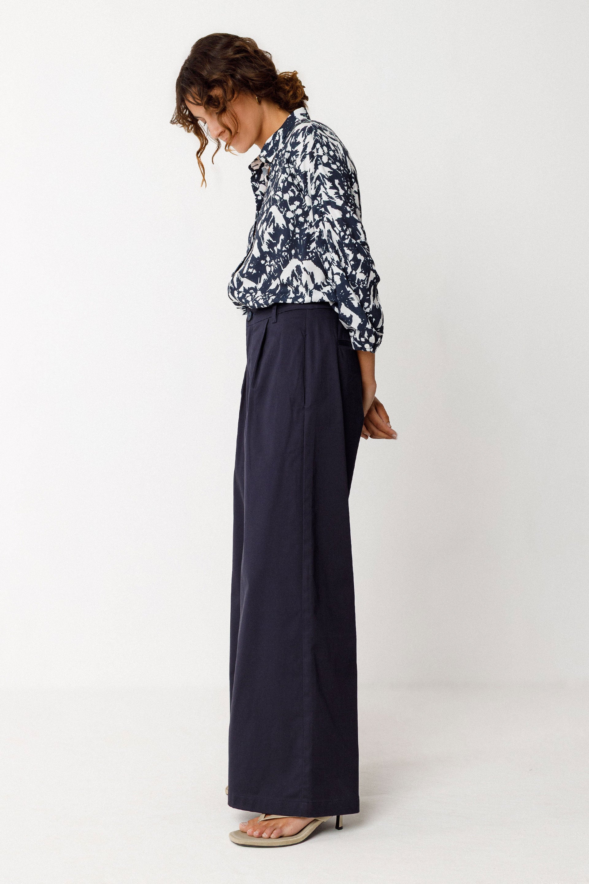 SKFK ENA NAVY WIDE LEG TROUSER - White Bicycle