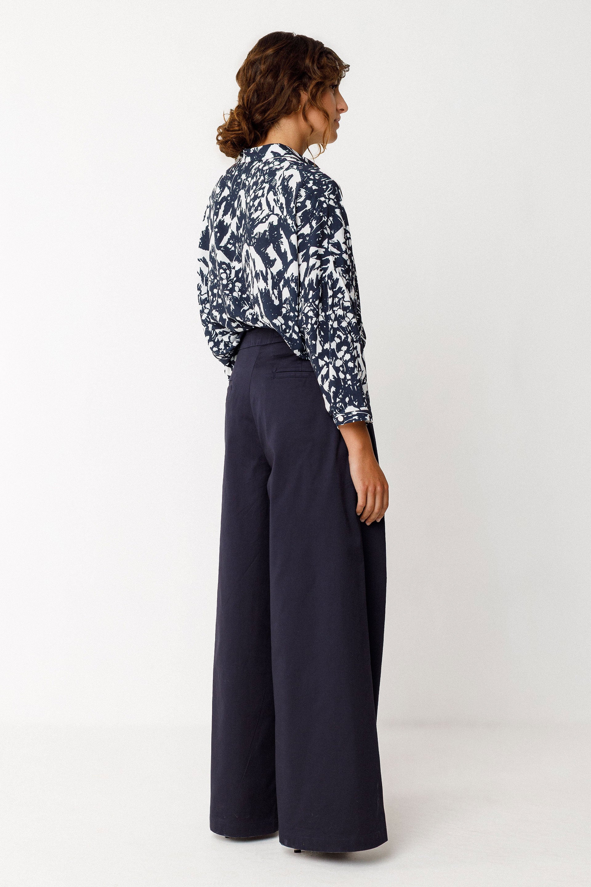 SKFK ENA NAVY WIDE LEG TROUSER - White Bicycle
