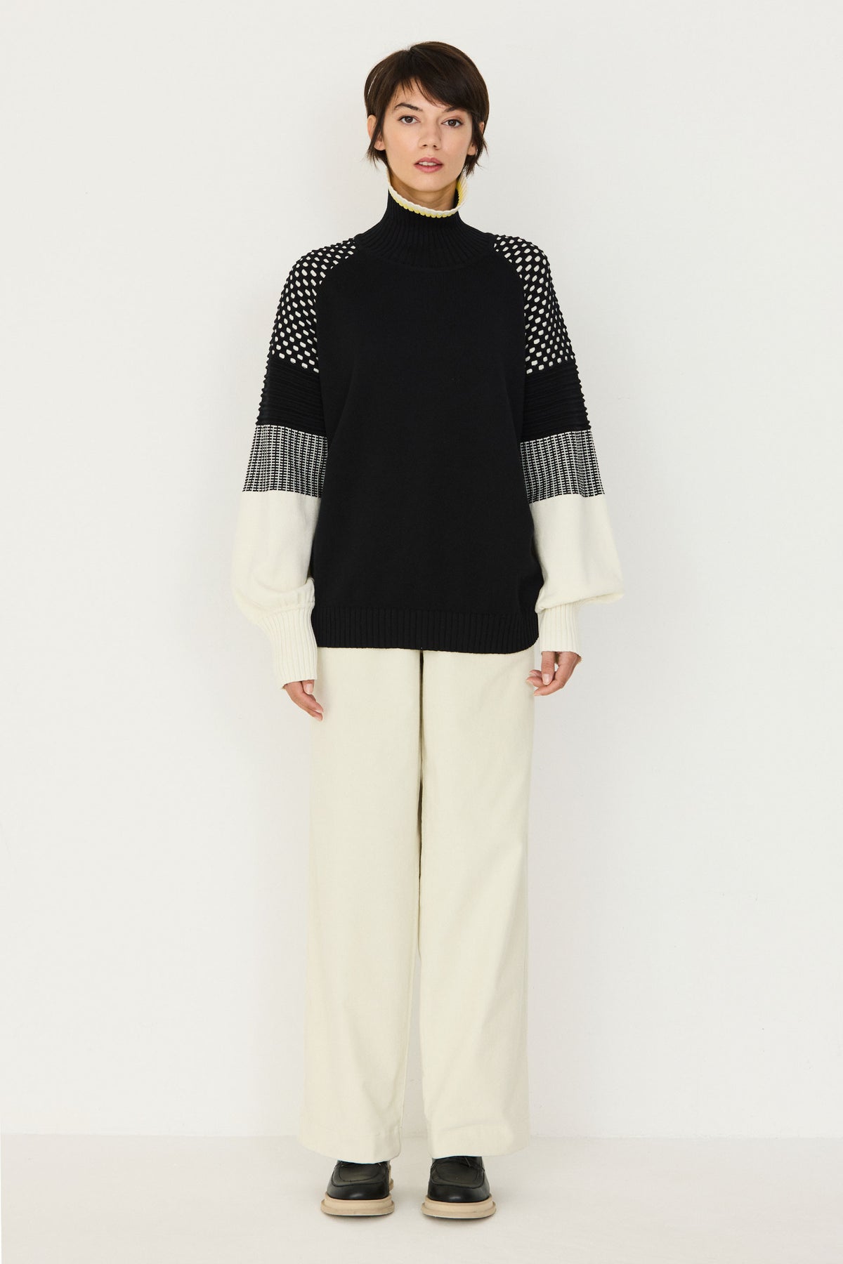 SKFK BLACK AND CREAM LEIANE SWEATER