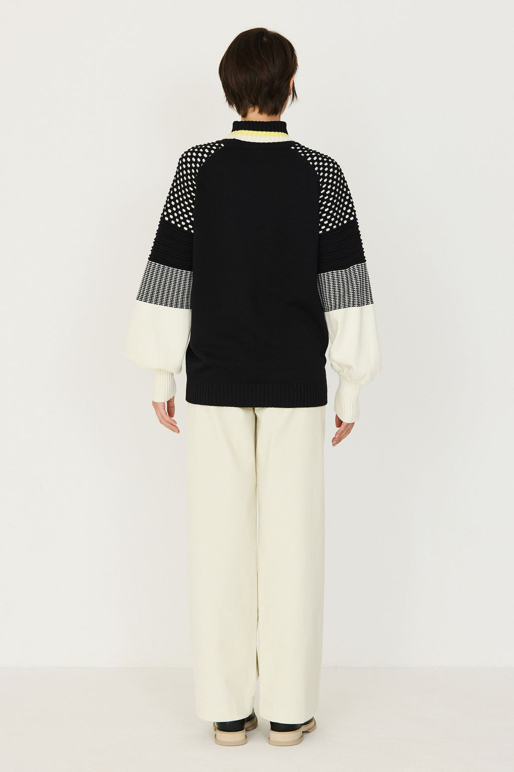 SKFK BLACK AND CREAM LEIANE SWEATER