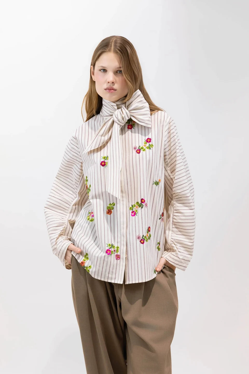 PSOPHIA STRIPE SHIRT WITH FLORAL SEQUIN