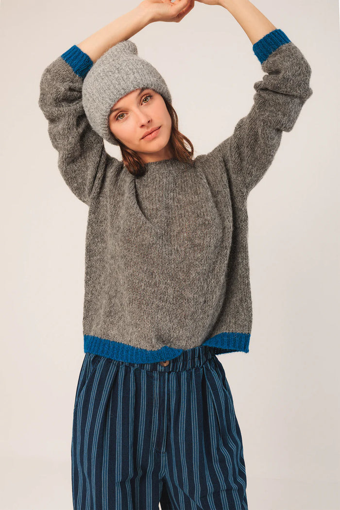 INDI AND COLD GREY KNIT WITH BLUE TRIM