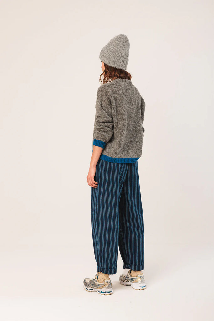 INDI AND COLD GREY KNIT WITH BLUE TRIM