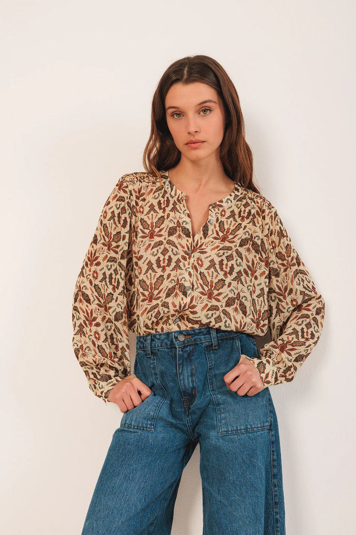 INDI AND COLD SMOCK LEAF PRINT BLOUSE