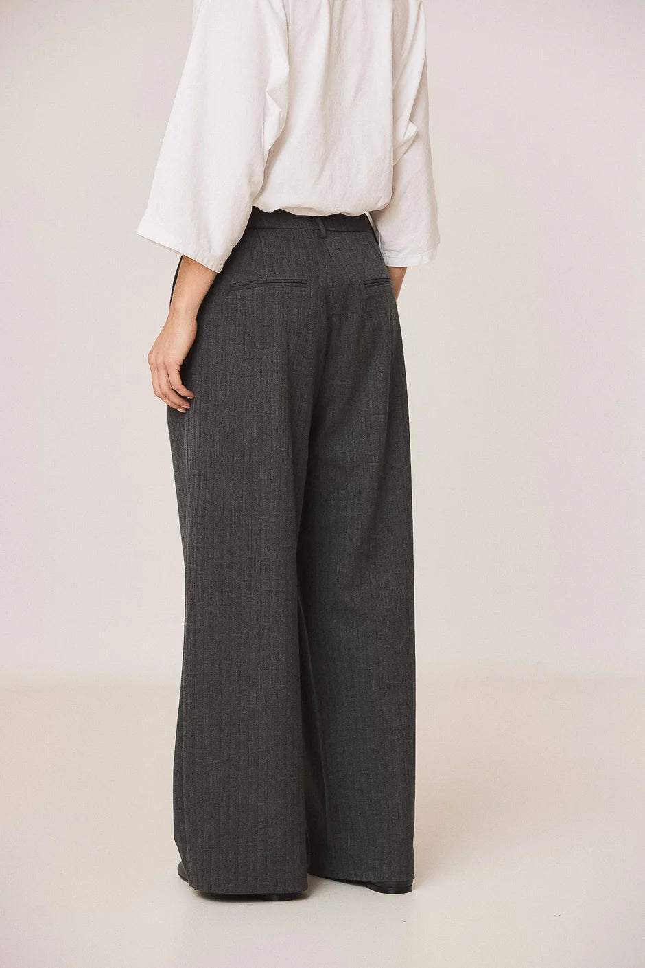 INDI AND COLD TAILORED TROUSER WITH PLEATS