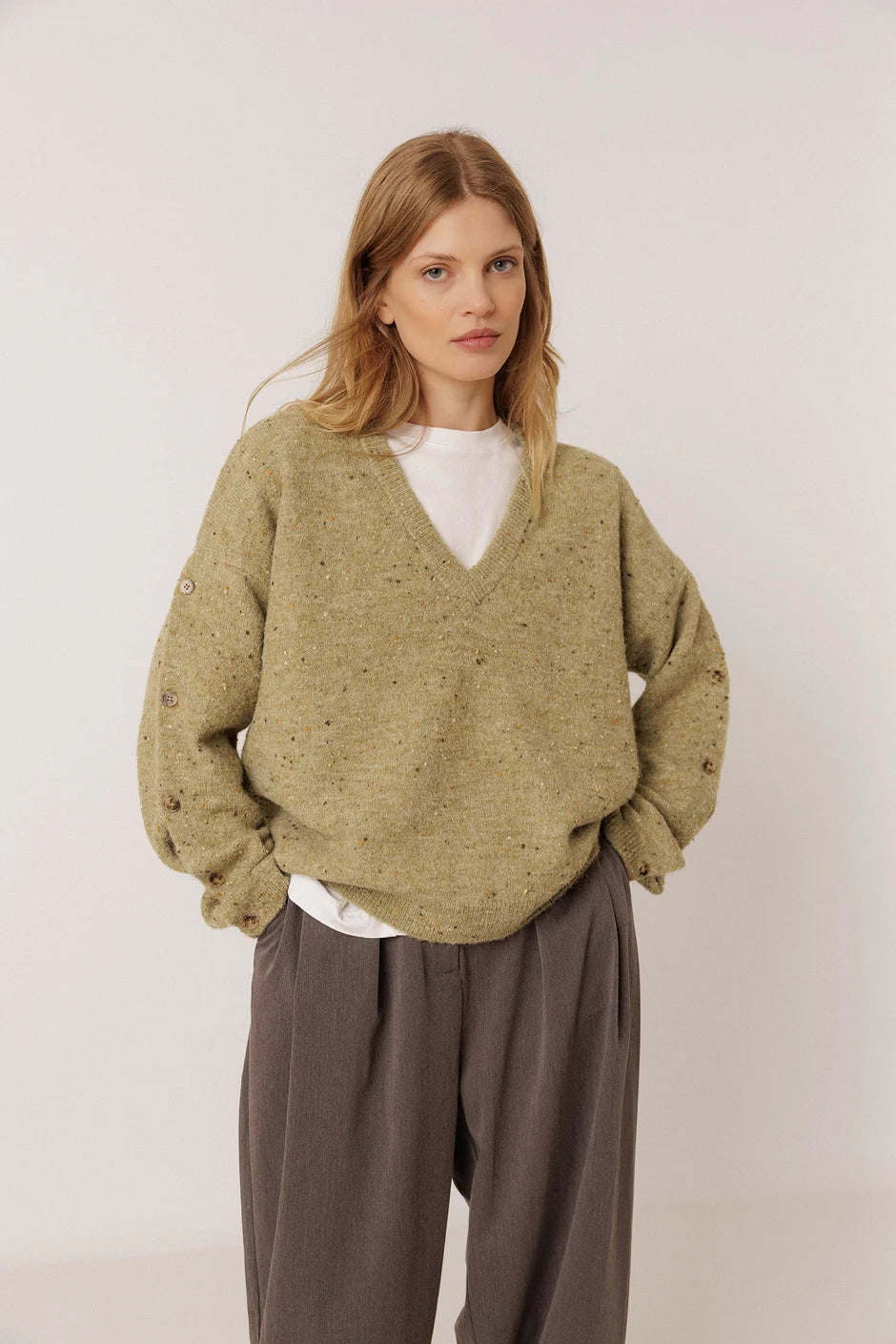 INDI AND COLD GREEN BUTTON SLEEVE KNIT