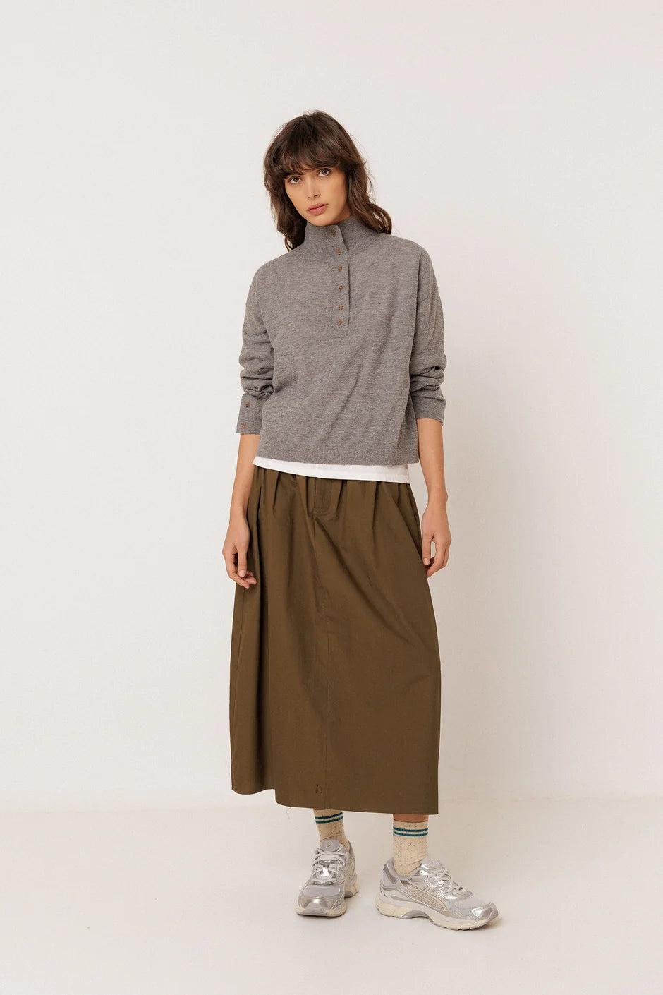 INDI AND COLD BUTTON NECK SWEATER