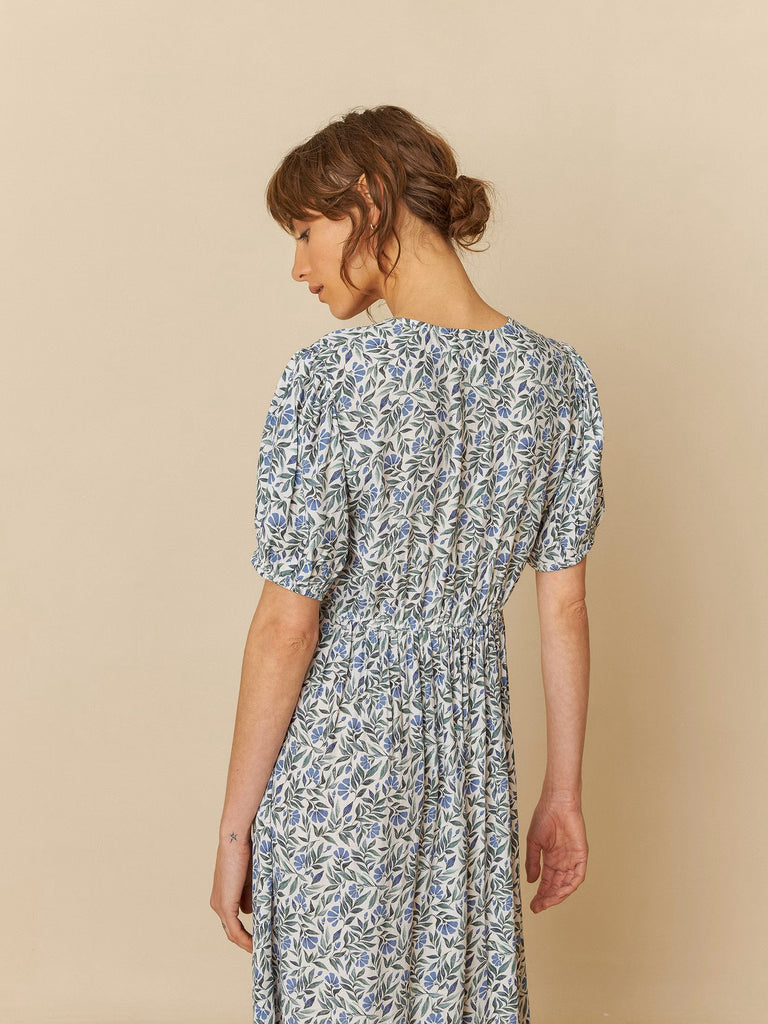 INDI AND COLD BLUE LEAF PRINT DRESS