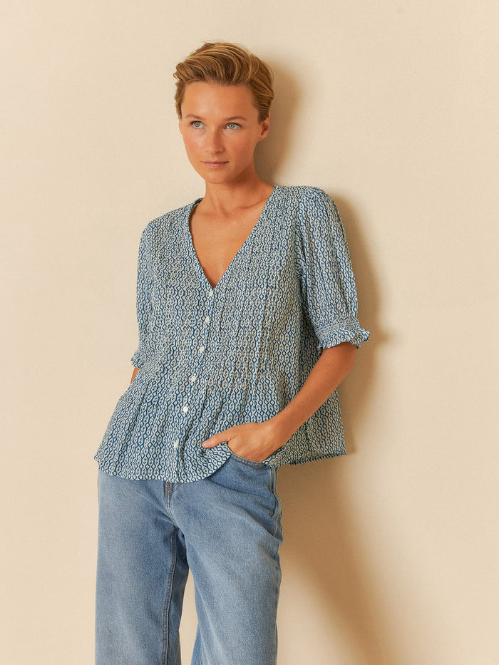 INDI AND COLD BLUE ELASTIC CUFF BLOUSE