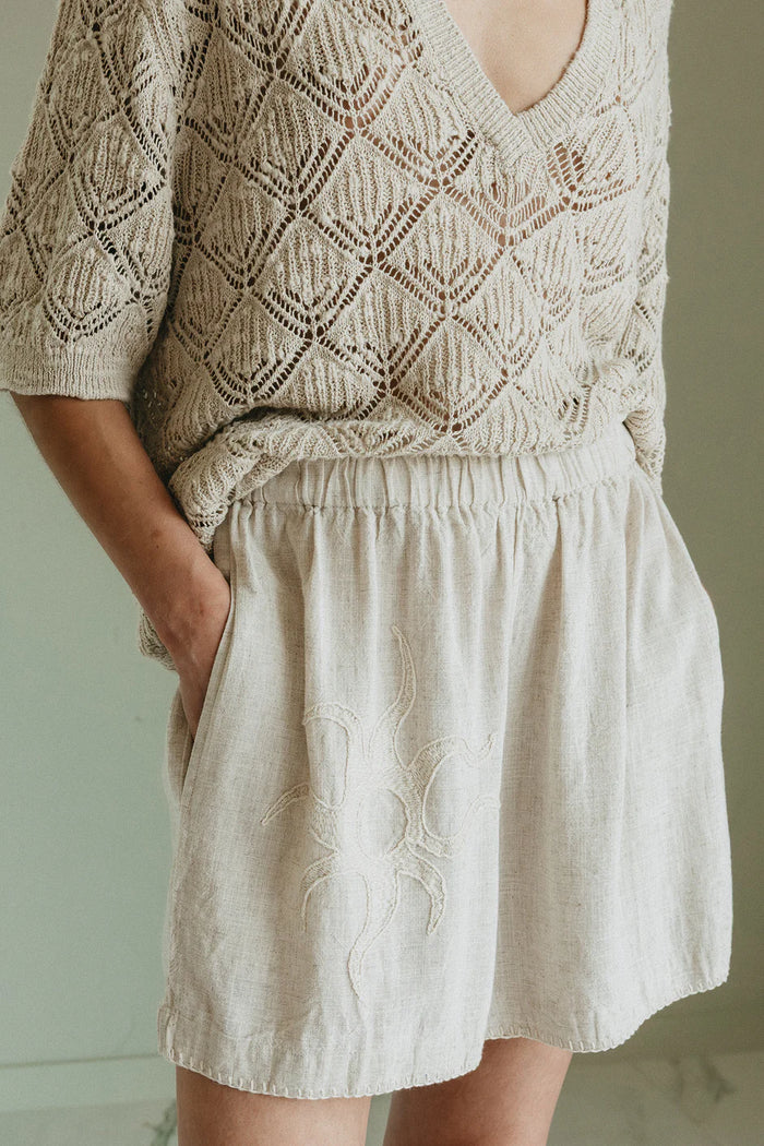 INDI AND COLD NATURAL SHORTS