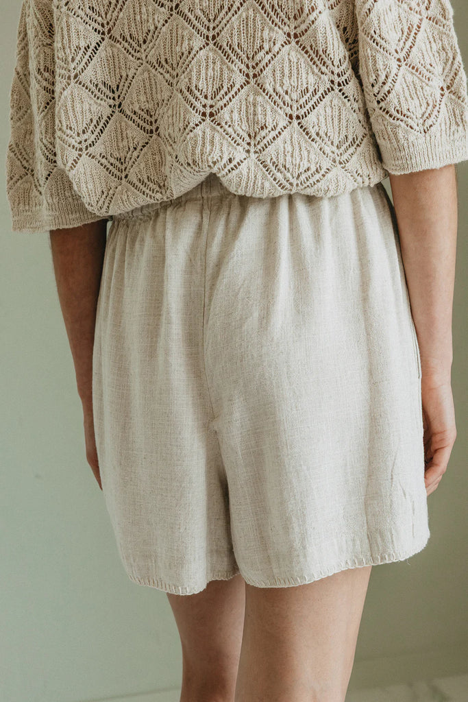 INDI AND COLD NATURAL SHORTS