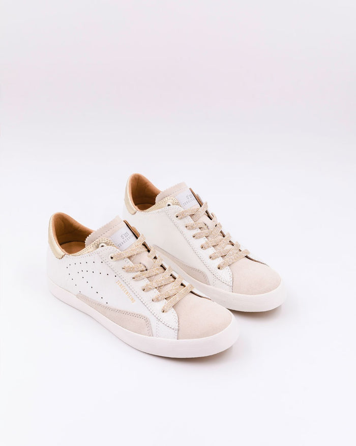 0-105 WHITE AND GOLD SC06 TRAINER
